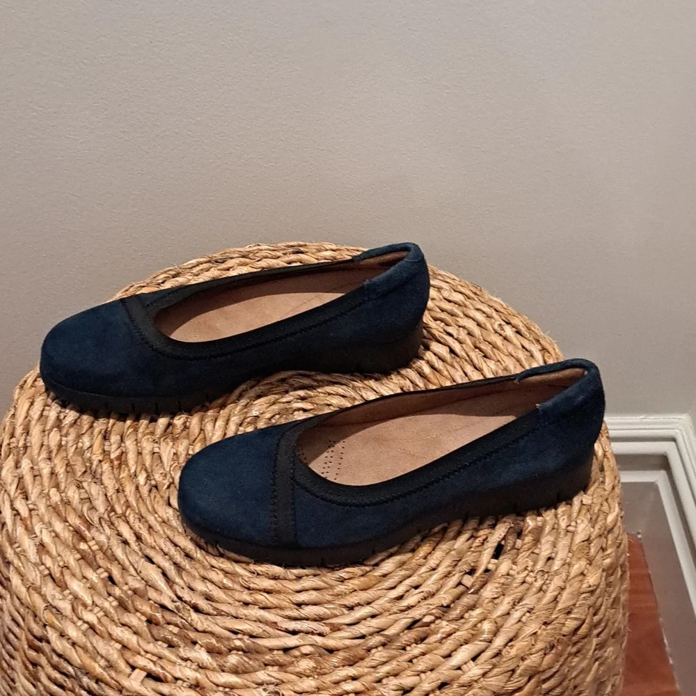 NWT Clarks Womens Artisan Blue Suede Ballet 1.25